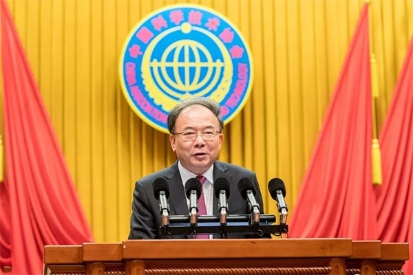 省委常委、市委書(shū)記李小敏在開(kāi)幕式上講話(huà)